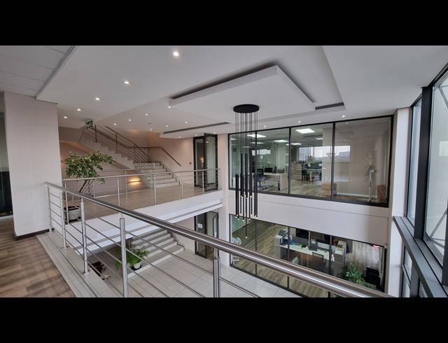 22,095M² WAREHOUSE TO LET IN GLEN MARAIS
